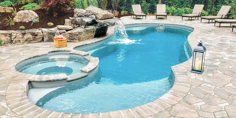 benefits of fiberglass pools with built in hot tub