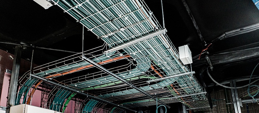 cable arrangement in cable tray